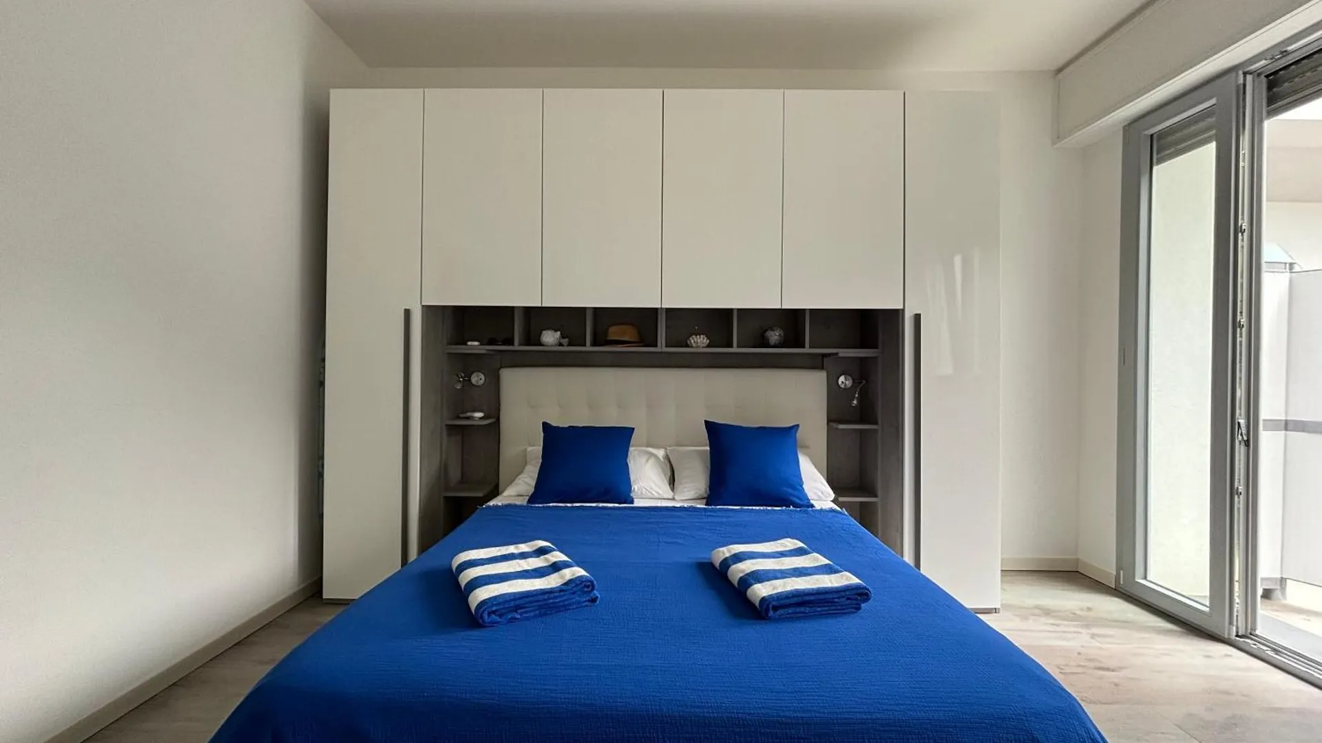 Azzurro - Beautiful And Bright Sea View Apartment Bergeggi Italy
