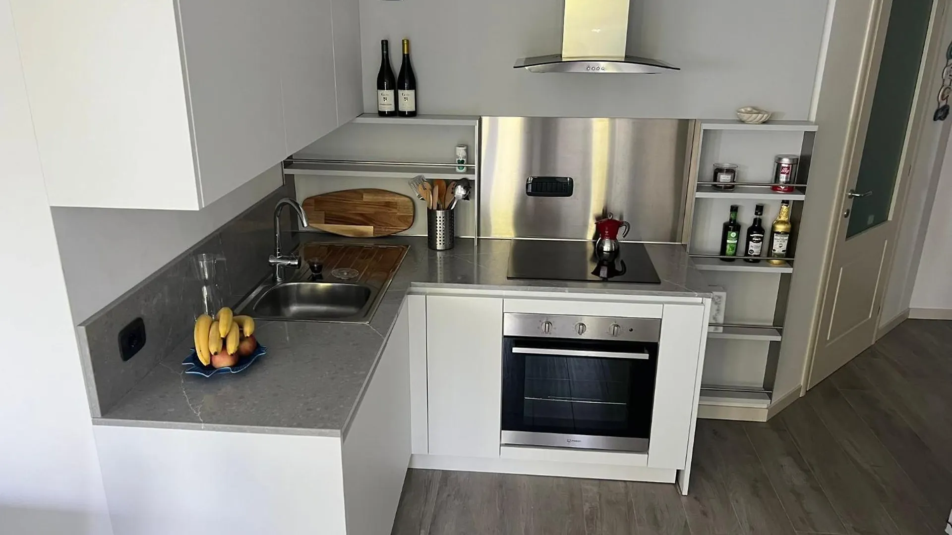 Azzurro - Beautiful And Bright Sea View Apartment Bergeggi