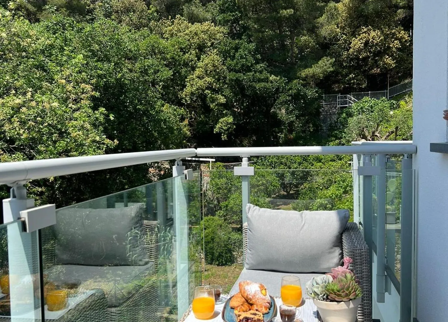 Azzurro - Beautiful And Bright Sea View Apartment Bergeggi
