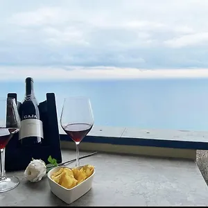 Camy’s Sunset Bay-attico Vista Mare Bergeggi